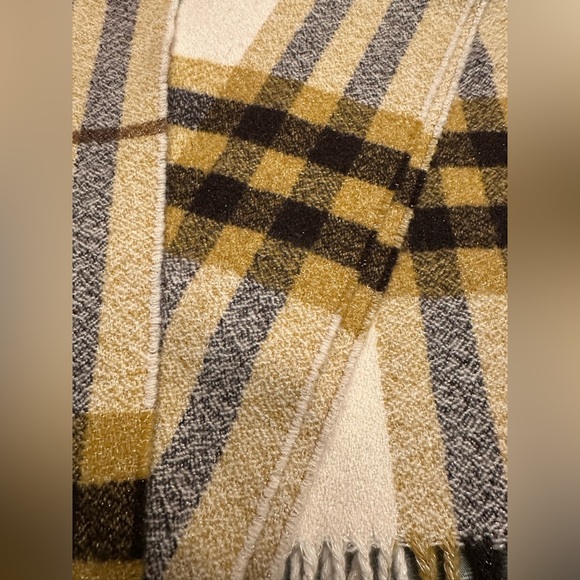 Burberry Plaid Cashmere Scarf in Yellow and Brown - Picture 9 of 11